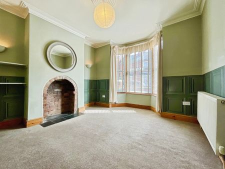 3 bedroom Mid Terraced House to let - Photo 2