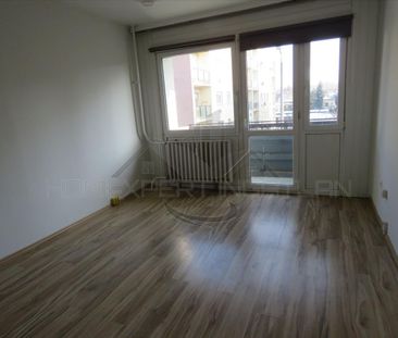 Kiadó jó állapotú panel lakás - Győr - Fotó 1