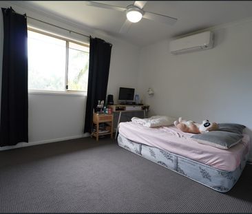 3 Bedroom Townhouse Close to Harbour Town Villas - Photo 4