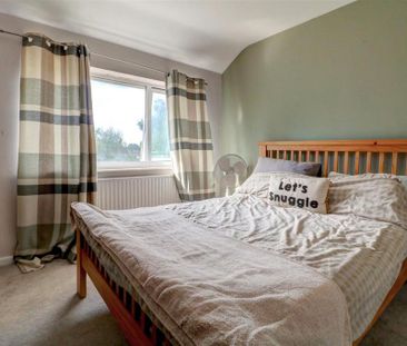 3 bedroom semi-detached house to rent - Photo 4
