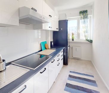 Warszawa, Żwirki i Wigury - Photo 4