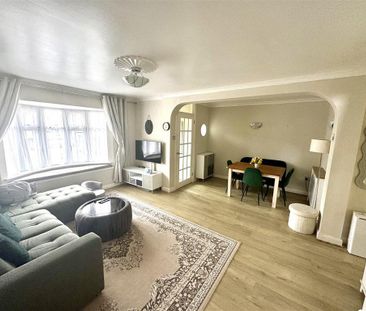 3 bedroom detached bungalow to rent - Photo 1