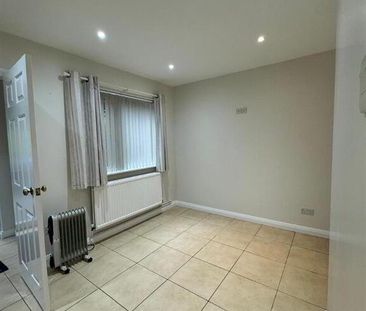 44 Windmill Gardens, Ballynahinch, BT24 8ER - Photo 3