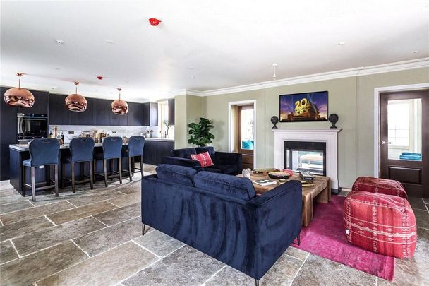 5 bedroom link detached house to rent - Photo 1