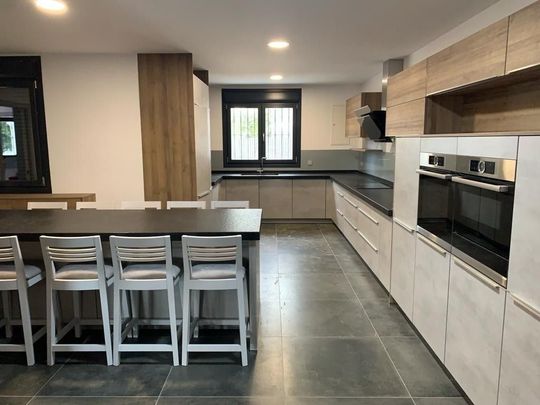 Luxury 6 room Detached House for rent in Marbella, Andalusia - Photo 1