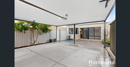 Parkside Comfort: 3-Bedroom Home at 11 Bice Lane, Eglinton - Photo 5