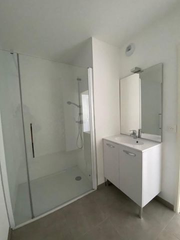 Location Appartement 3 pièces 57m² ST LEGER DU BOURG DENIS 76160 - Photo 2
