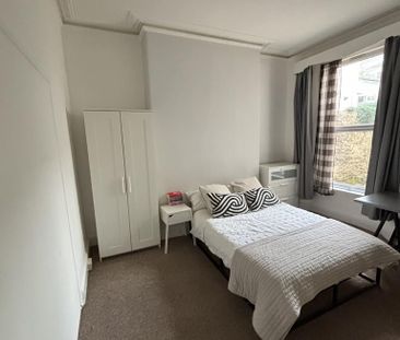 4 bedroom terraced house to rent - Photo 4