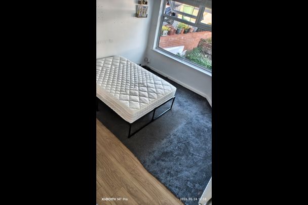 Room in a Shared House, Bridgewater Rd, HA0 - Photo 1