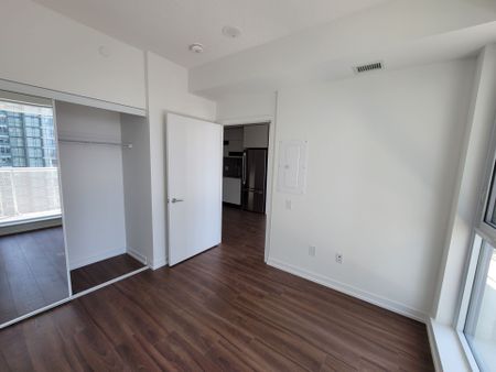 For Lease - 4065 confederation Parkway Unit# 1911, Mississauga, Ontario - Photo 3