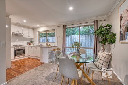 RECENTLY RENOVATED & LOW MAINTENANCE - Photo 4