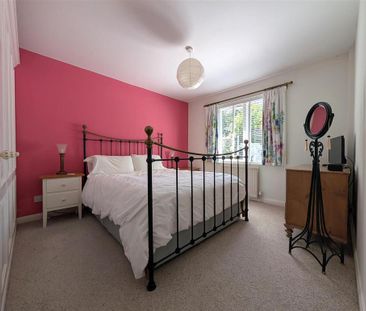 4 bedroom terraced house to rent - Photo 2