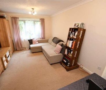 Bedroom Property In Godalming, GU7 - Photo 3