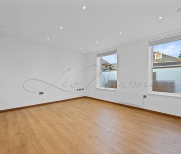 Harvest Lane, Thames Ditton, KT7 - Photo 2