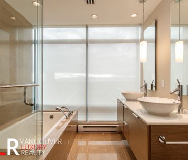 Condo in Downtown Vancouver, BC - Photo 5