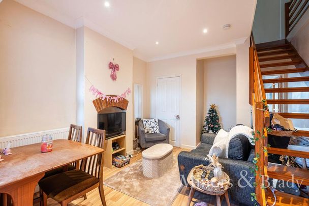 3 bedroom terraced house to rent - Photo 1