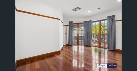 Beautiful Character Home - Fantastic Location! - Photo 2