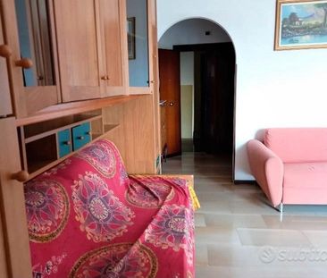 Guidonia trilocale arredato con grande balcone - Photo 1