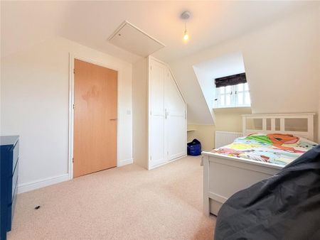 4 bedroom end of terrace house to rent - Photo 3