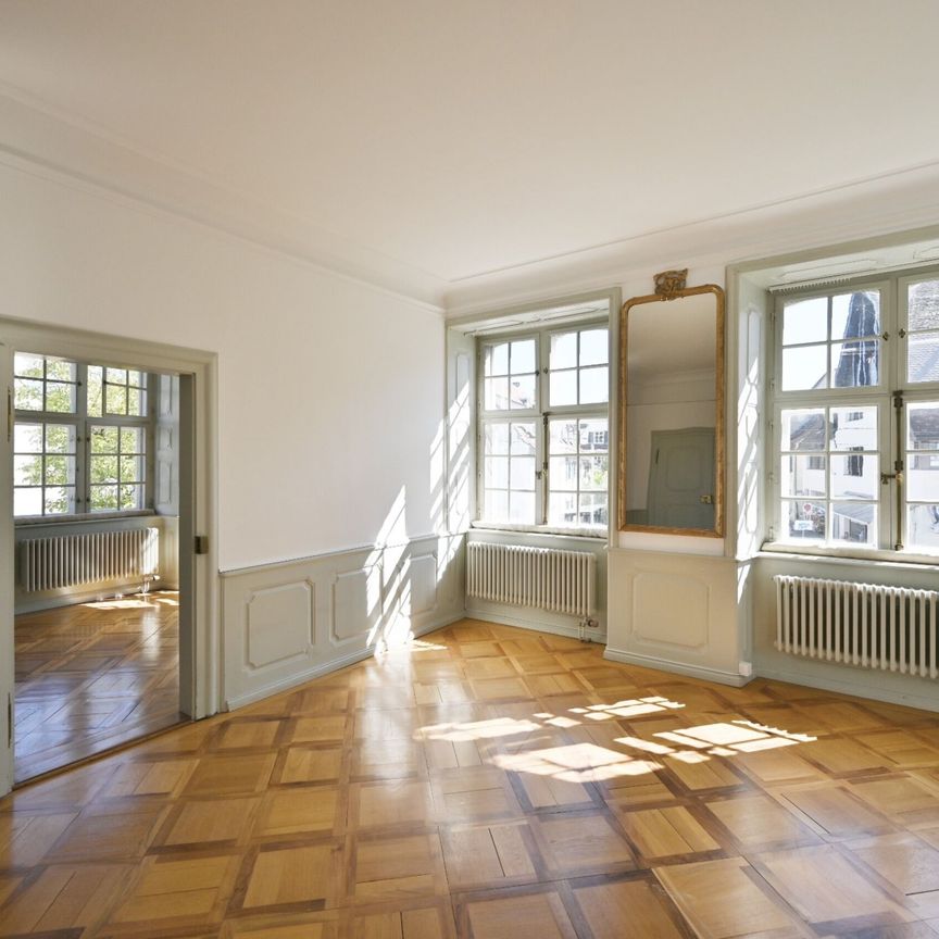 LANDHAUS IM HERZEN VON RIEHEN – WOHNEN MIT GESCHICHTE UND CHARAKTER - Foto 1