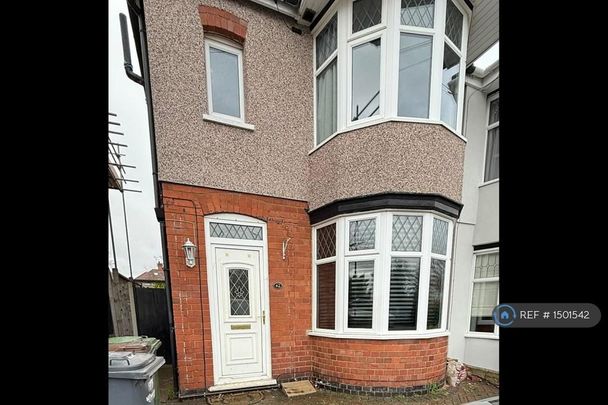 3 bedroom semi-detached house to rent - Photo 1