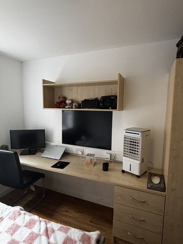 Room in a Shared Flat, Canalside, B19 - Photo 3