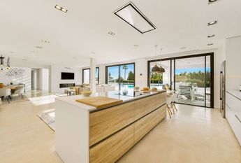 Luxury Villa for rent in Estepona, Spain