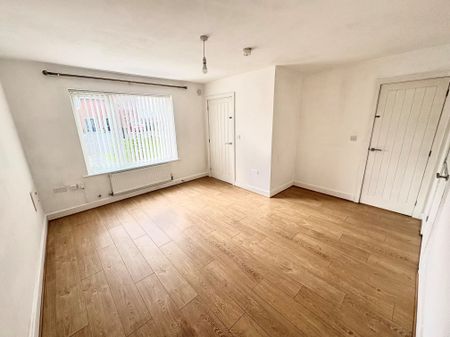 Edgehill Park, Wirral - Photo 4