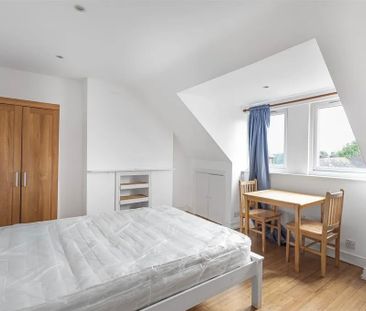 Studio Flat, Emanuel Avenue, W3 - Photo 2