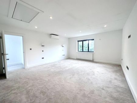 5 bedroom detached house to rent - Photo 4