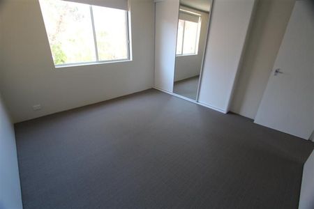 TWO BEDROOM UNIT IN CONVENIENT LOCATION - Photo 3
