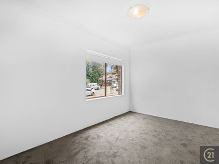 Lovely 3 Bedroom Apartment on the First Floor - Photo 2