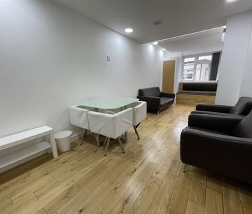 Richmond Crescent, Cardiff - Photo 2