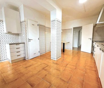 Apartamento com enorme terraço localizado em zona tranquila perto d... - Photo 1