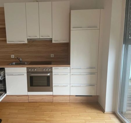 Helle, gemütliche 2-Zimmer Wohnung mit sehr großer sonniger Loggia im Zentrum von Ried - Photo 3