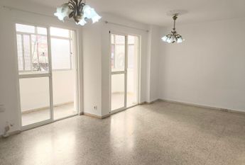 Alquiler de piso en Calle Pintor Zuloaga, 27