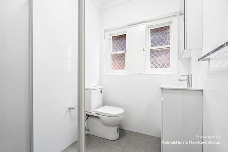 Fully Renovated Charming Apartment in the Heart of Balmain - Photo 4