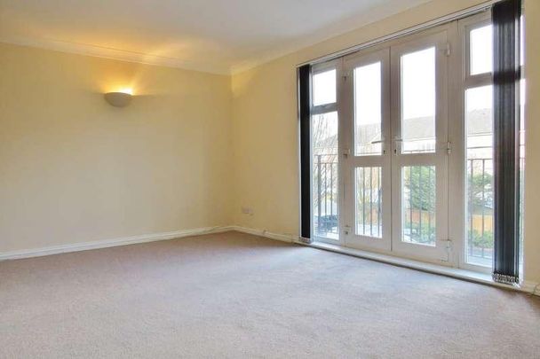 Beverley Mews, Three Bridges, Crawley, West Sussex, RH10 - Photo 1