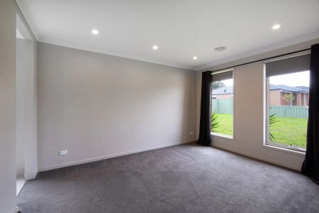 5 Kateesha Court, Campbells Creek. - Photo 3