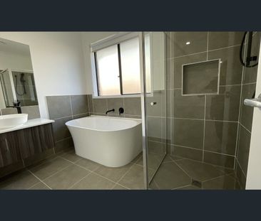 3 Crusoe Street, Coomera, Qld 4209 - Photo 6