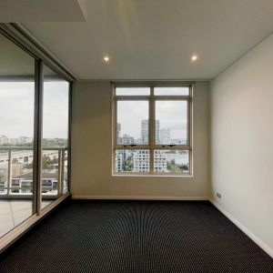 1 bed 1 bath*365 - Photo 2