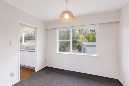 Charming 3BR Unit in Remuera! - Photo 5