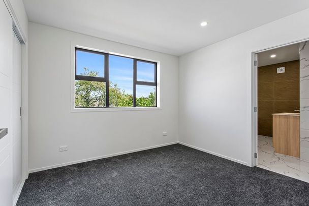 Stunning 4BR - Near New in Massey! - Photo 1