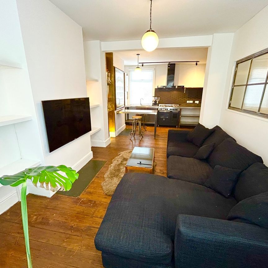 2 Bed Flat, Perth Road, E10 - Photo 1