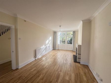 3 bedroom semi-detached house to rent - Photo 3