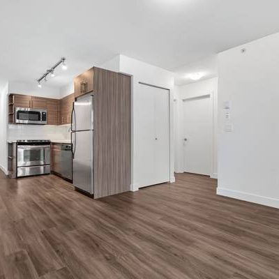 East Village - 1 Bedroom + Den - Available March 1st - Photo 1