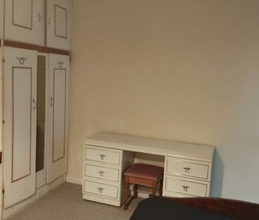 Room in a Shared House, Stockport Road, SW16 - Photo 5