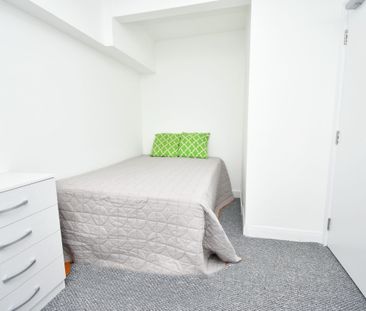 Room , Cartmel Road - Photo 4