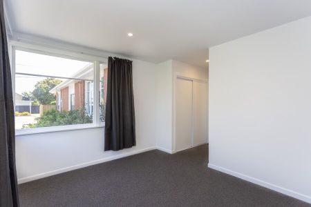 Newly renovated 7 bedroom student accommodation! - Photo 2