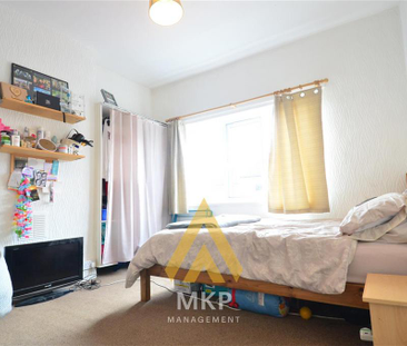 4 bedroom terraced house to rent - Photo 4